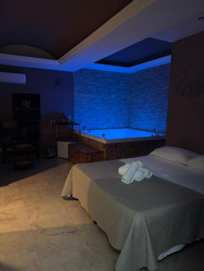 Royalty Rooms & Spa Napoli